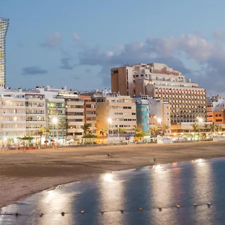 Beachfront Stunning Views Apartment *